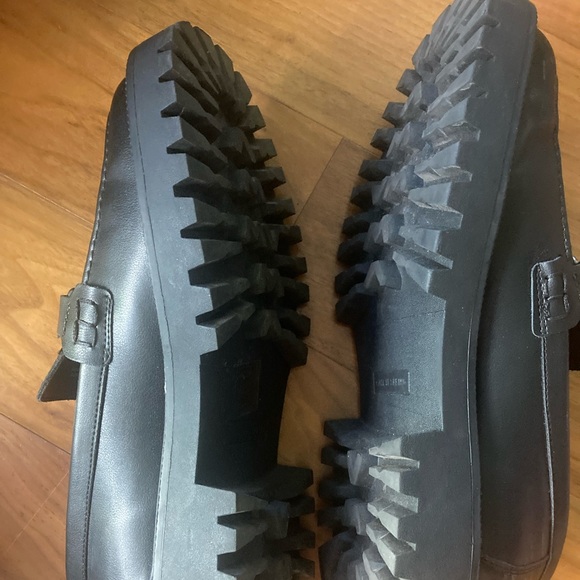 ๐๏ธ 2/$15 ๐๏ธ Black SPRING loafers (size 10) - Picture 3 of 4